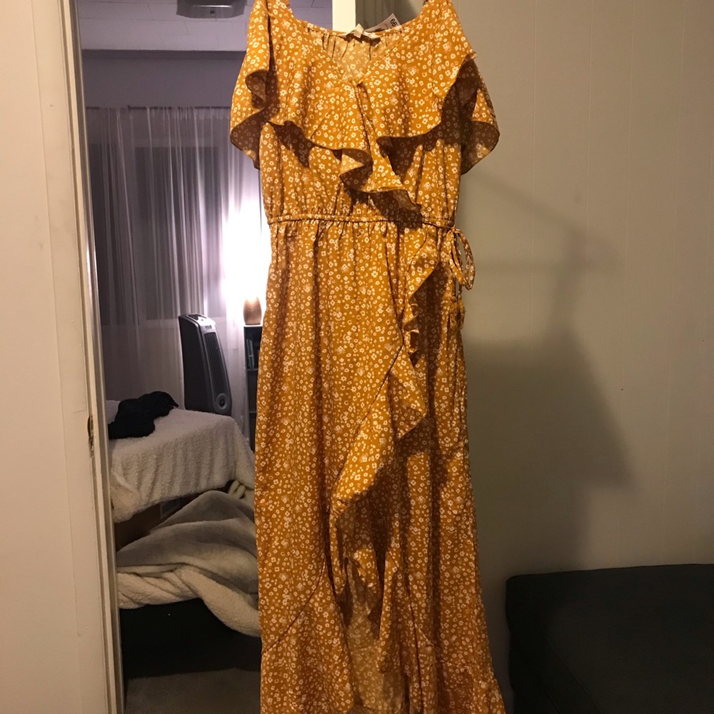 flowey dress with leg slit